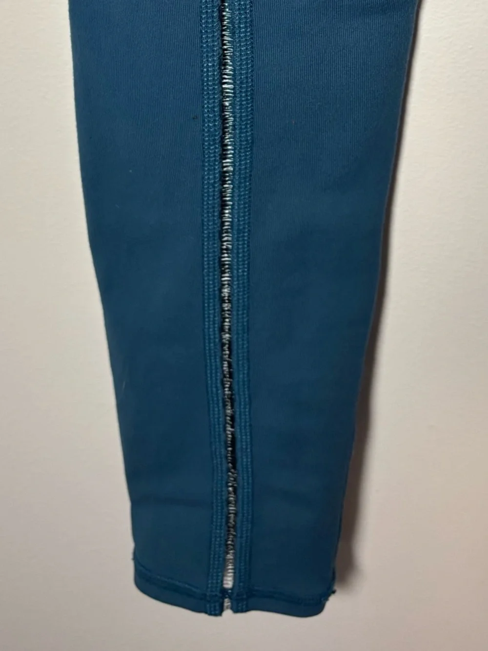 ALO Yoga Teal Blue Leggings with Reflective Logo